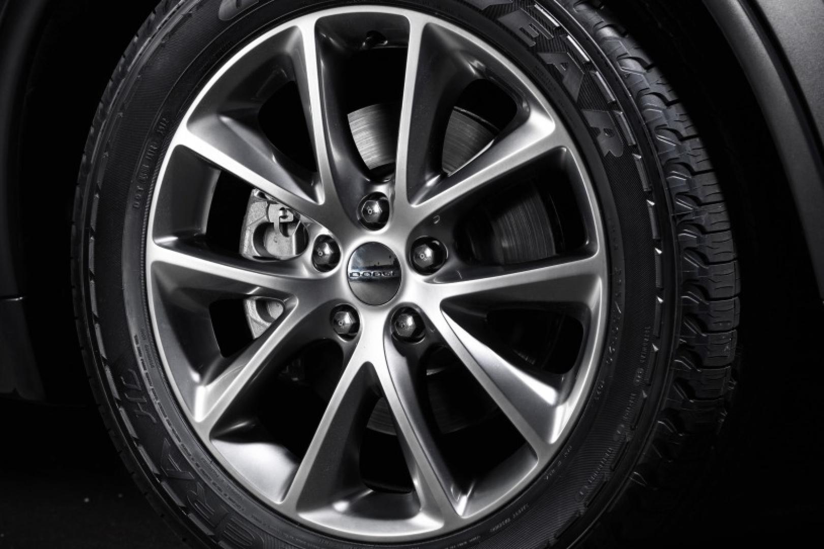 2014 Burgundy /Tan Dodge Durango Limited AWD (1C4RDJDGXEC) with an 3.6L V6 DOHC 24V engine, 8-Speed Automatic transmission, located at 3160 South Valley View Blvd, Las Vegas, NV, 89146, (888) 750-6845, 36.132458, -115.190247 - Thanks to its welcoming interior and excellent highway manners, the 2014 Dodge Durango is a great choice for a seven-passenger SUV. vehicle overview The 2014 Dodge Durango is one of our favorite options for a six- or seven-passenger SUV. The current generation not only has the roomy seating and - Photo#7